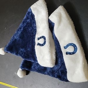Two Colts Santa hats